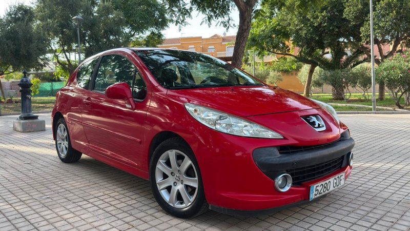 Peugeot 207 2008 - foto 1