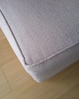 Reposapiés de tela y madera
