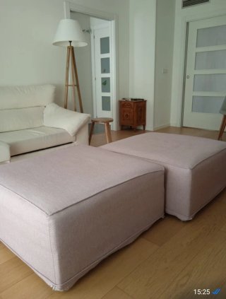 Reposapiés de tela y madera
