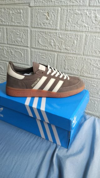 Adidas Spezial Marrones y Blancas Negociable