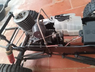 Kyosho Mad Crusher RC Camión Rojo