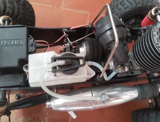 Kyosho Mad Crusher RC Camión Rojo