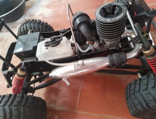 Kyosho Mad Crusher RC Camión Rojo