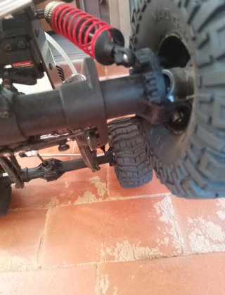 Kyosho Mad Crusher RC Camión Rojo