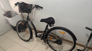 Bicicleta de paseo BTWIN negra