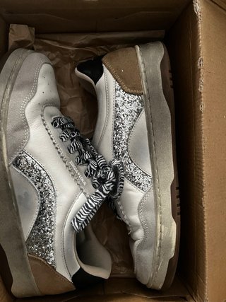 Zapatillas Bimba y Lola Plata y Blanco