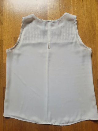 Top Stradivarius sin mangas blanco