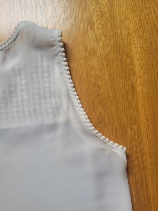 Top Stradivarius sin mangas blanco
