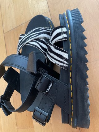 Sandalias Dr. Martens Talla 38 Cebra