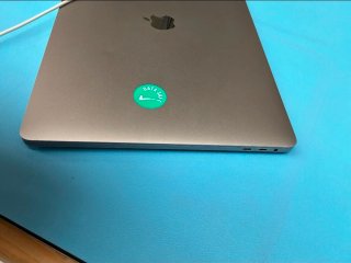 Macbook pro 16" 2019 con barra tactil (Chip 5300M)