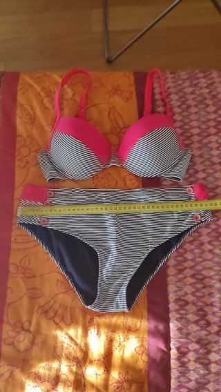 Bikini de rayas rosa y blanco