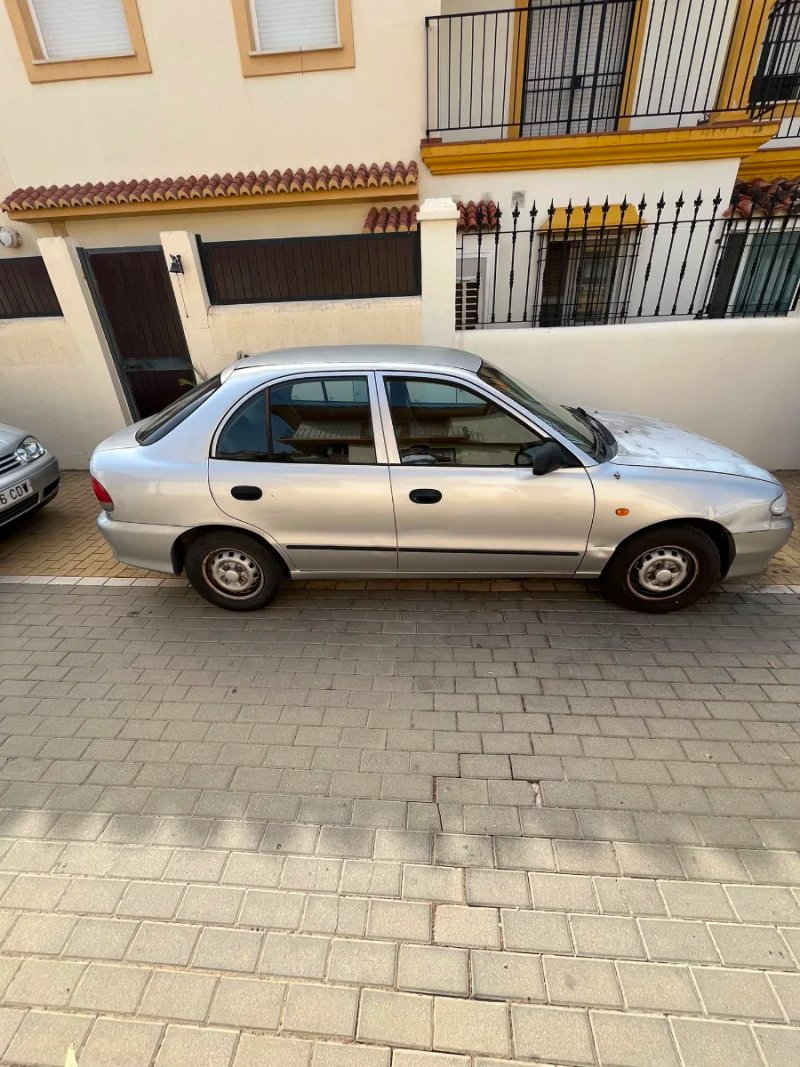 Hyundai Accent 1999 - foto 1