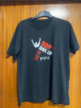 Camiseta Negra Don't Give Up