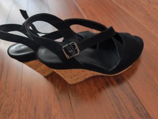Sandalias de cuña negras