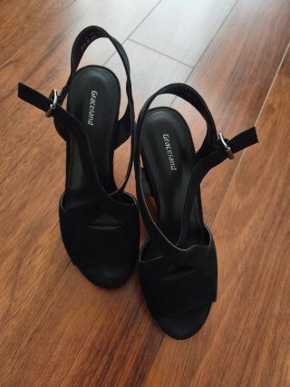 Sandalias de cuña negras