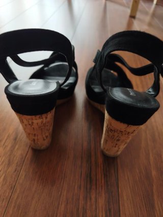 Sandalias de cuña negras