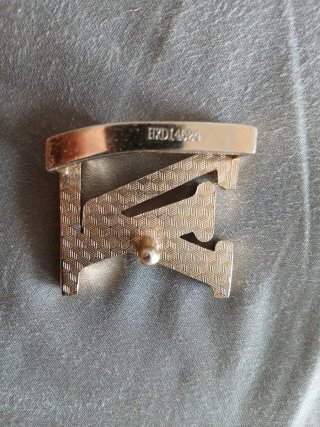 Hebilla Louis Vuitton LV Dorado y Plateado