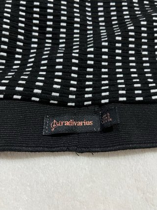 Mini falda Asimétrica negra blanca Stradivarius S