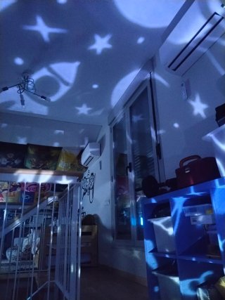 Luz de noche espacial giratoria portátil