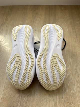 Zapatillas Asics Gel Nimbus 27 Azul/Dorado