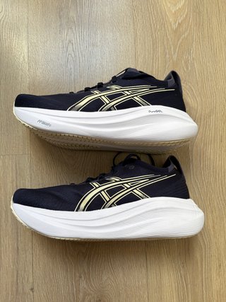 Zapatillas Asics Gel Nimbus 27 Azul/Dorado