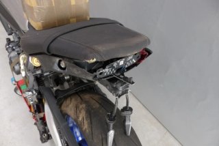 YAMAHA MT09 2022 Naked Negra y Dorada
