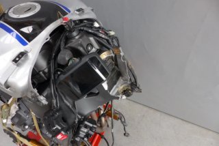 YAMAHA MT09 2022 Naked Negra y Dorada