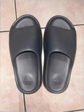 Adidas Yeezy Slide Granite Talla 42