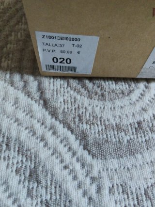Zapatos de tacón beige con cordones
