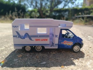 Autocaravana de juguete Travel Supreme