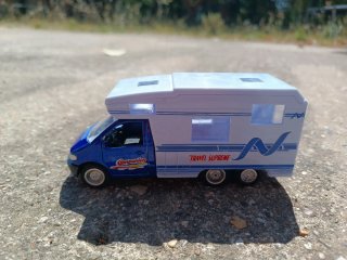 Autocaravana de juguete Travel Supreme