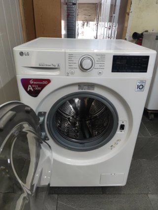 Lavadora LG carga frontal 7kg clase A+++ garantía