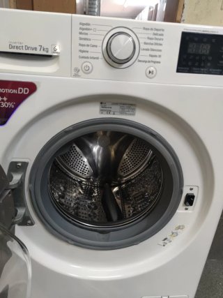Lavadora LG carga frontal 7kg clase A+++ garantía