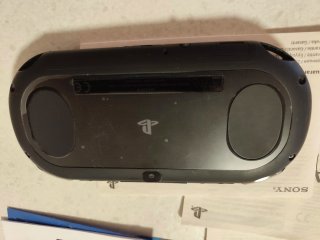 PlayStation Vita + FIFA 15 Legacy Edition