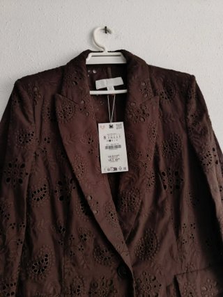 Blazer Zara Recta Hombreras Bordados Perforados