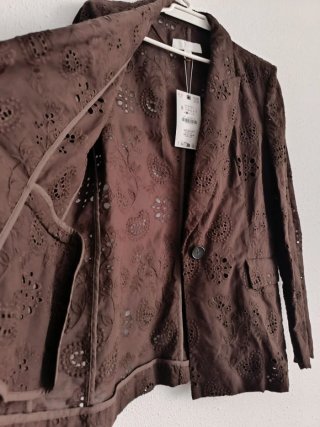 Blazer Zara Recta Hombreras Bordados Perforados