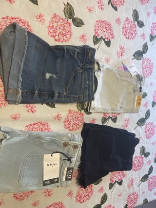 Pantalones cortos vaqueros y negros para niña