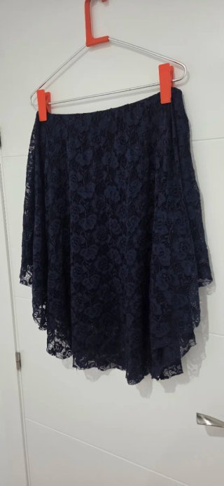 Falda de encaje azul marino