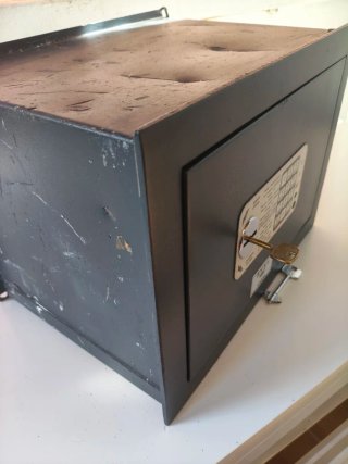 Caja Fuerte BTV Negra con Teclado Digital