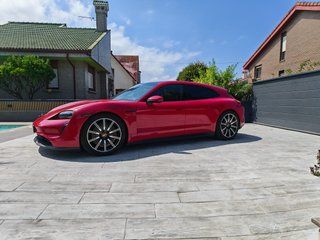 Porsche Taycan 2022