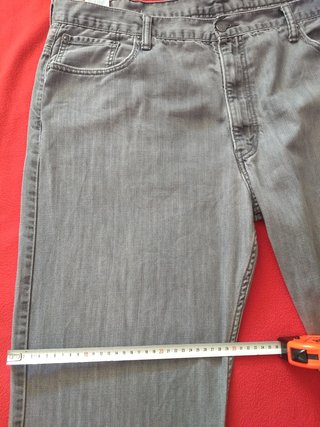 PANTALÓN LEVI ́S 569. Talla 42 Americana 52 Europa