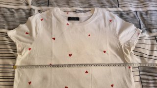 Camiseta Bershka blanca corazones rojos NUEVO L
