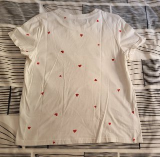 Camiseta Bershka blanca corazones rojos NUEVO L