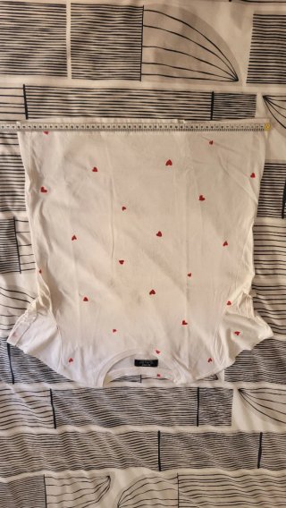 Camiseta Bershka blanca corazones rojos NUEVO L