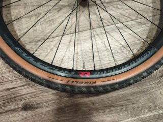 Ruedas Fulcrum Rapid Red 900 Gravel + neumático