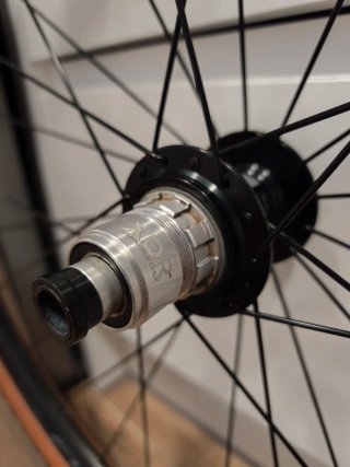 Ruedas Fulcrum Rapid Red 900 Gravel + neumático