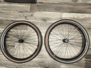Ruedas Fulcrum Rapid Red 900 Gravel + neumático
