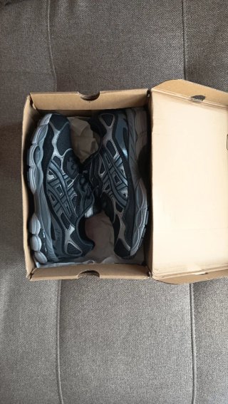 Zapatillas Asics Talla 40.5 Negras/Grises