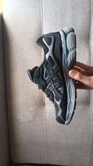 Zapatillas Asics Talla 40.5 Negras/Grises