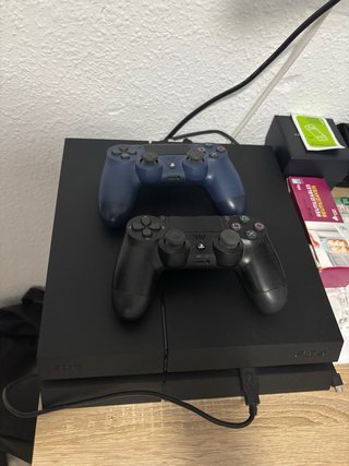 Consola PS4 Negra con Mando Azul